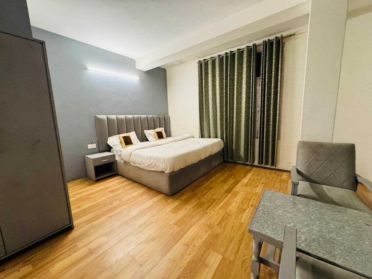 Hotel New # Link Way # Near Zing Bus Stand Manāli Buitenkant foto